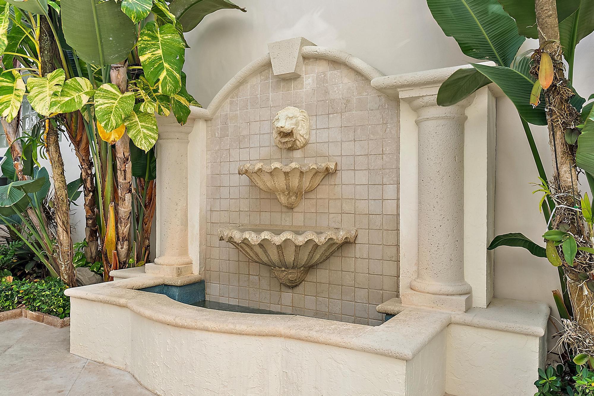 712 Ocean Dr Juno Beach, FL 33408