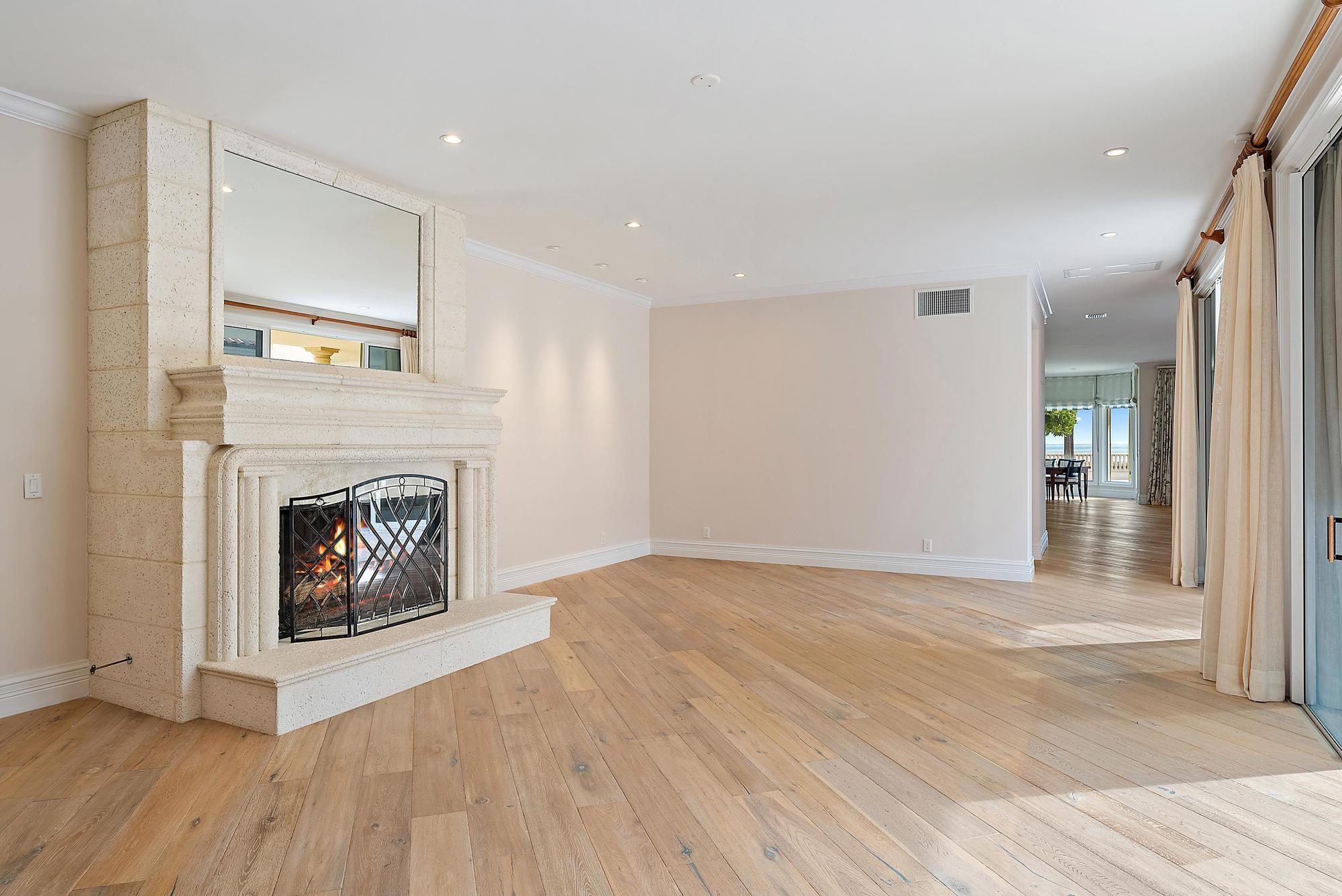 712 Ocean Dr Juno Beach, FL 33408