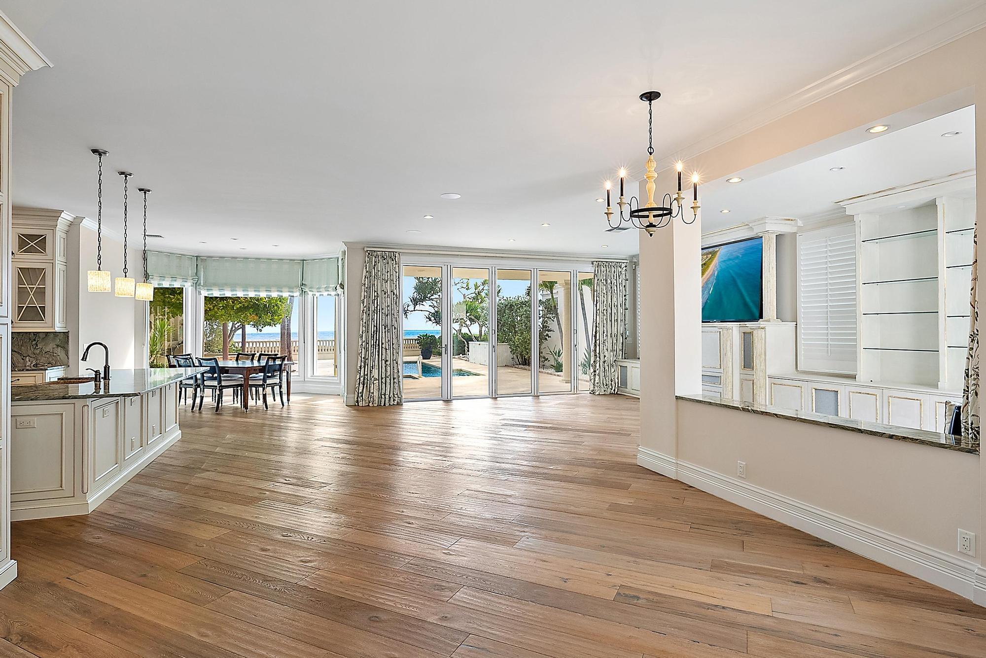 712 Ocean Dr Juno Beach, FL 33408