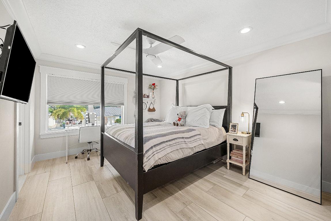 906 Dolphin Jupiter, FL 33458