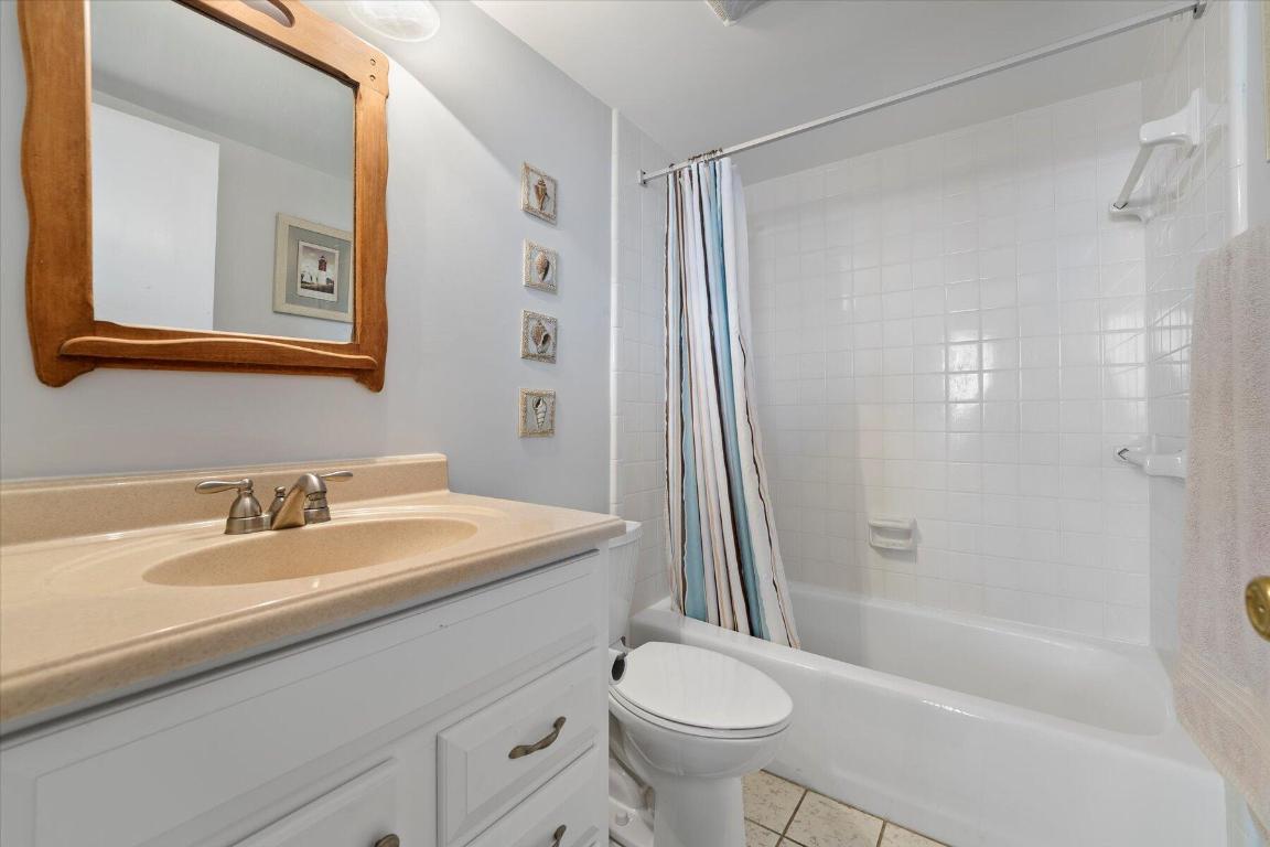 225 Beach Rd #303 Tequesta, FL 33469