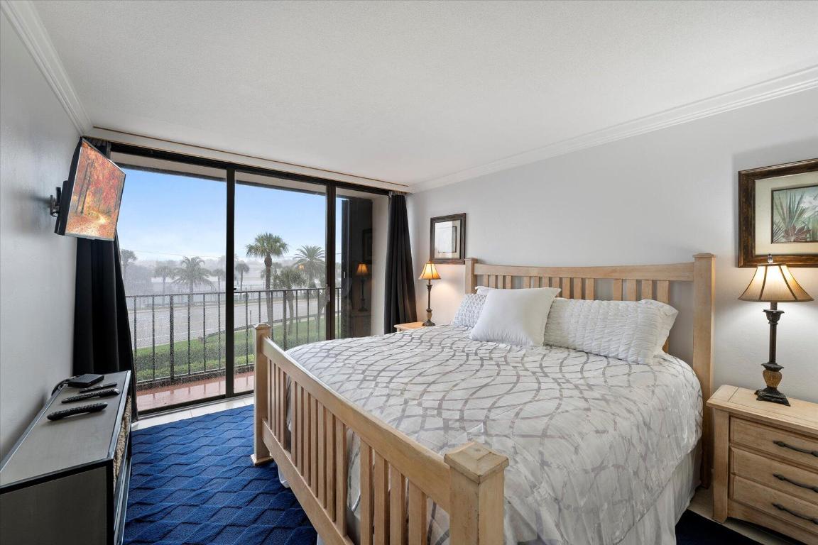 225 Beach Rd #303 Tequesta, FL 33469