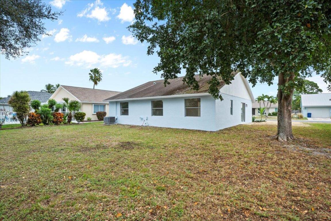 126 Wandering Jupiter, FL 33458