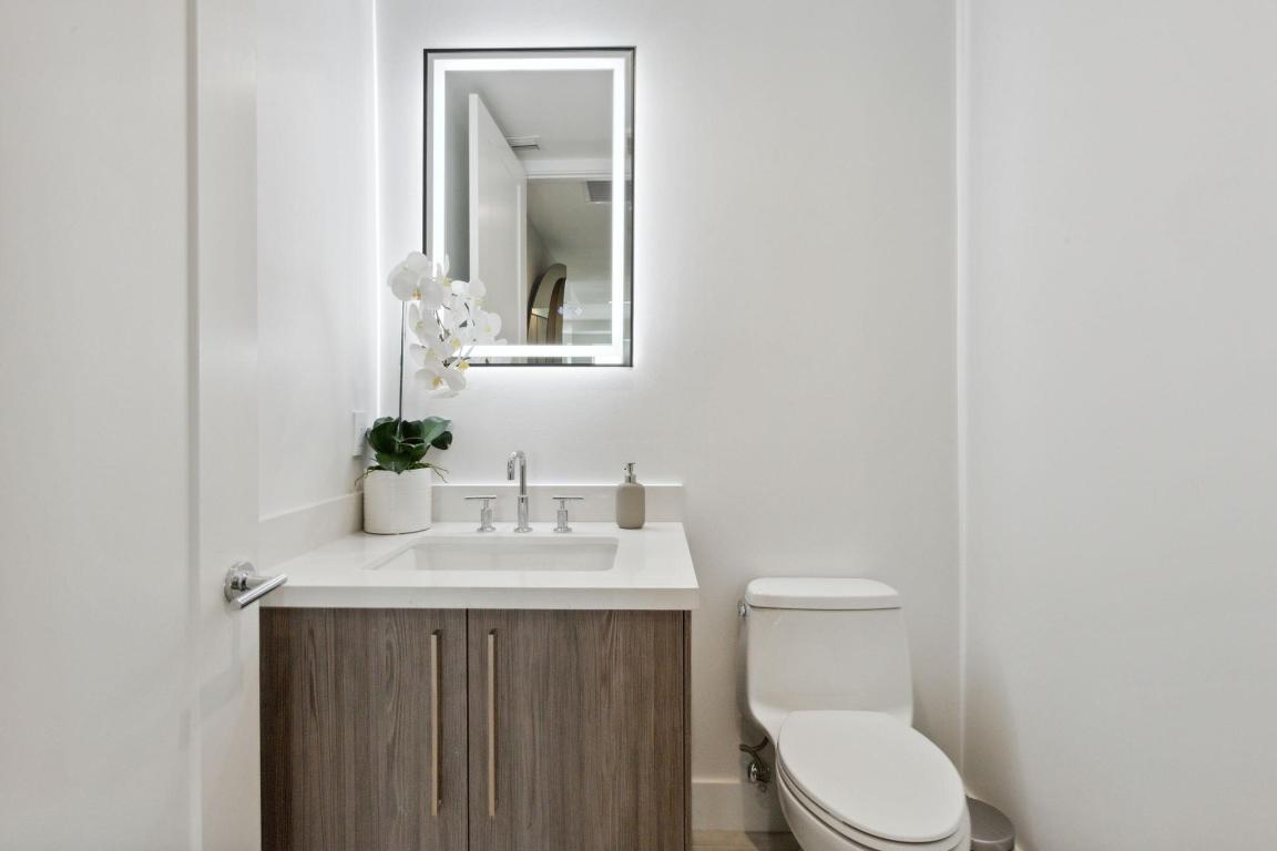 475 E Royal Palm #605 Boca Raton, FL 33432