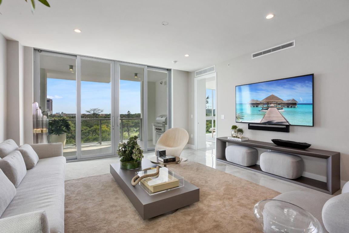 475 E Royal Palm #605 Boca Raton, FL 33432