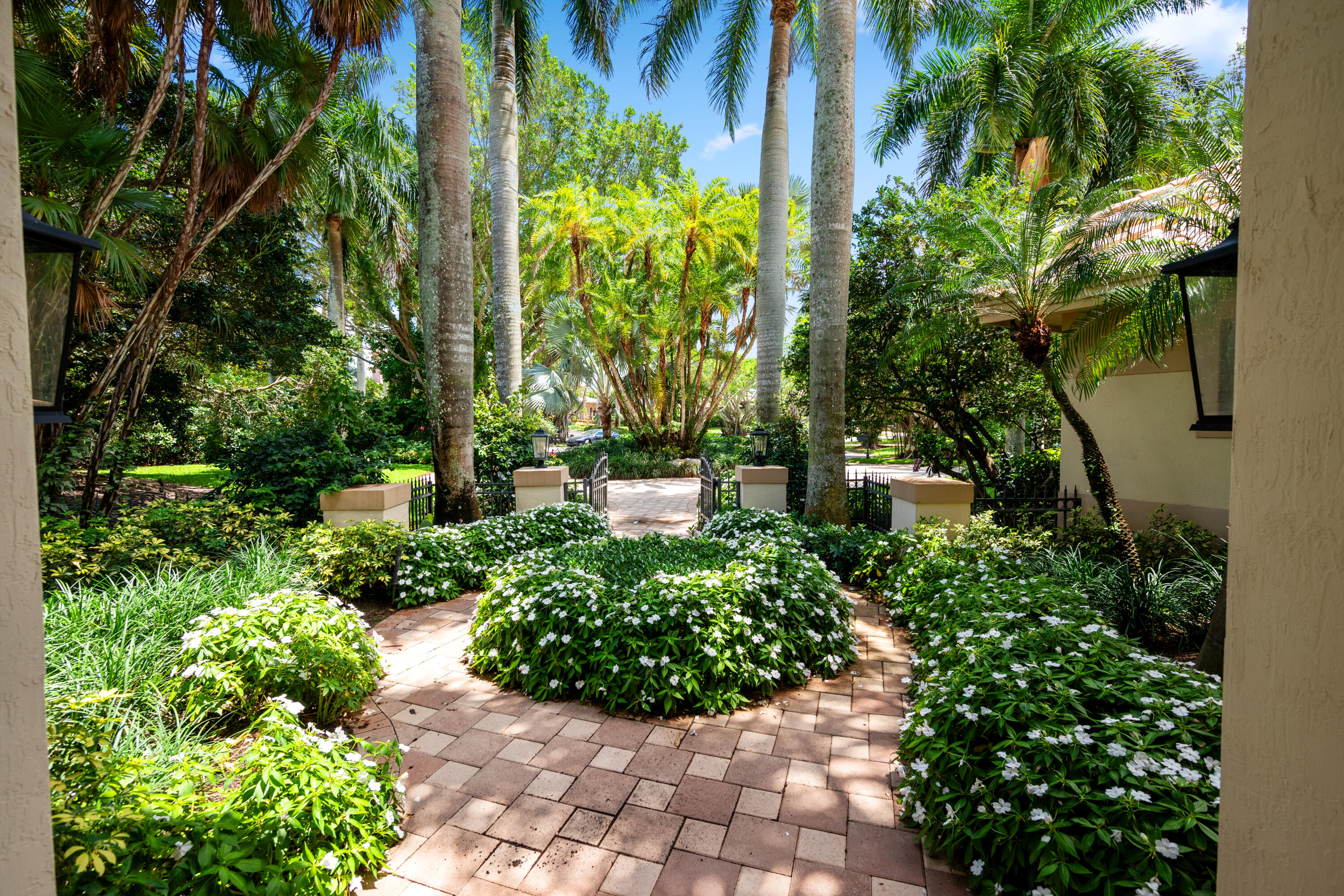 18800 Long Lk Boca Raton, FL 33496