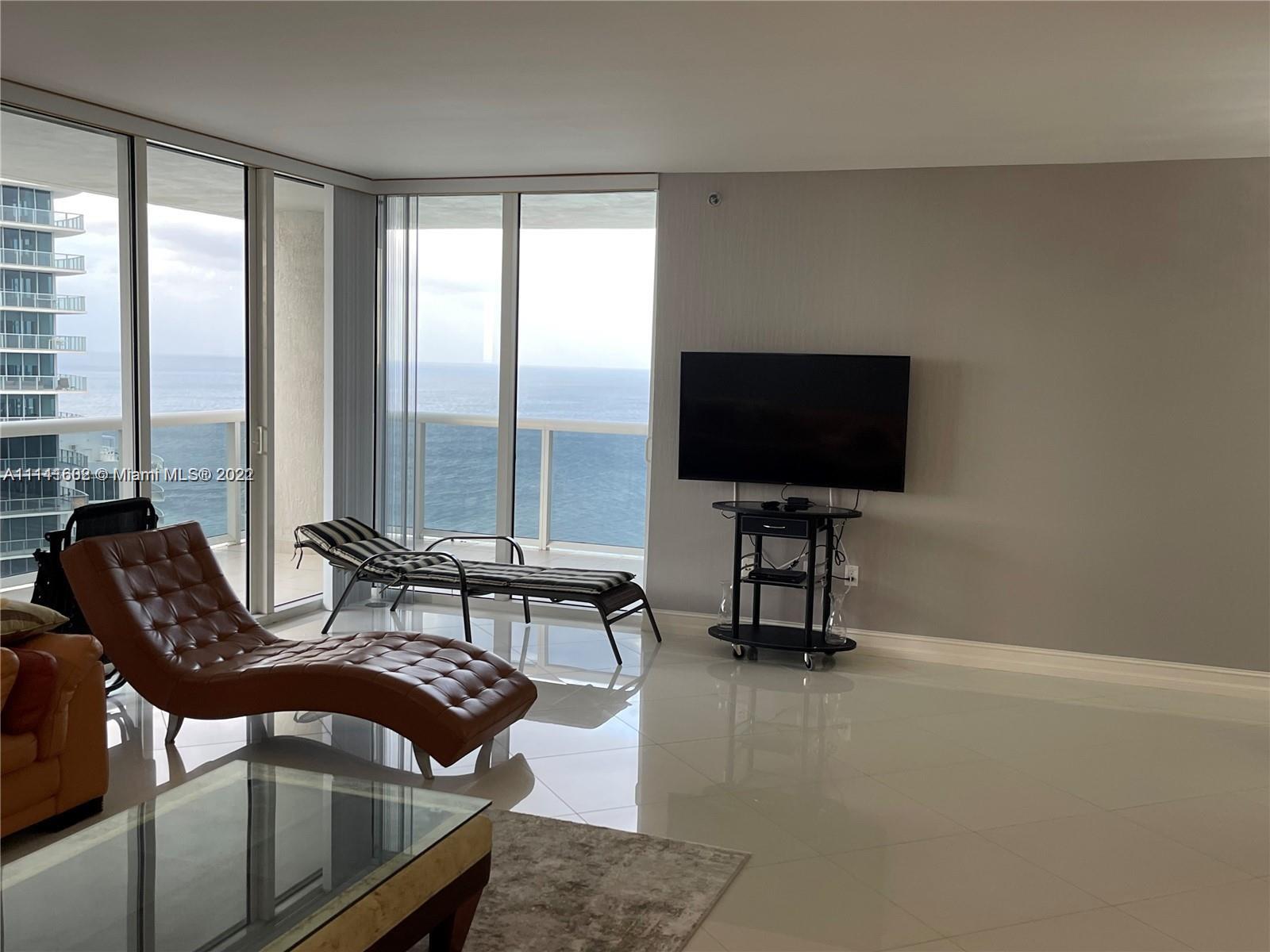 image Beach Club 315