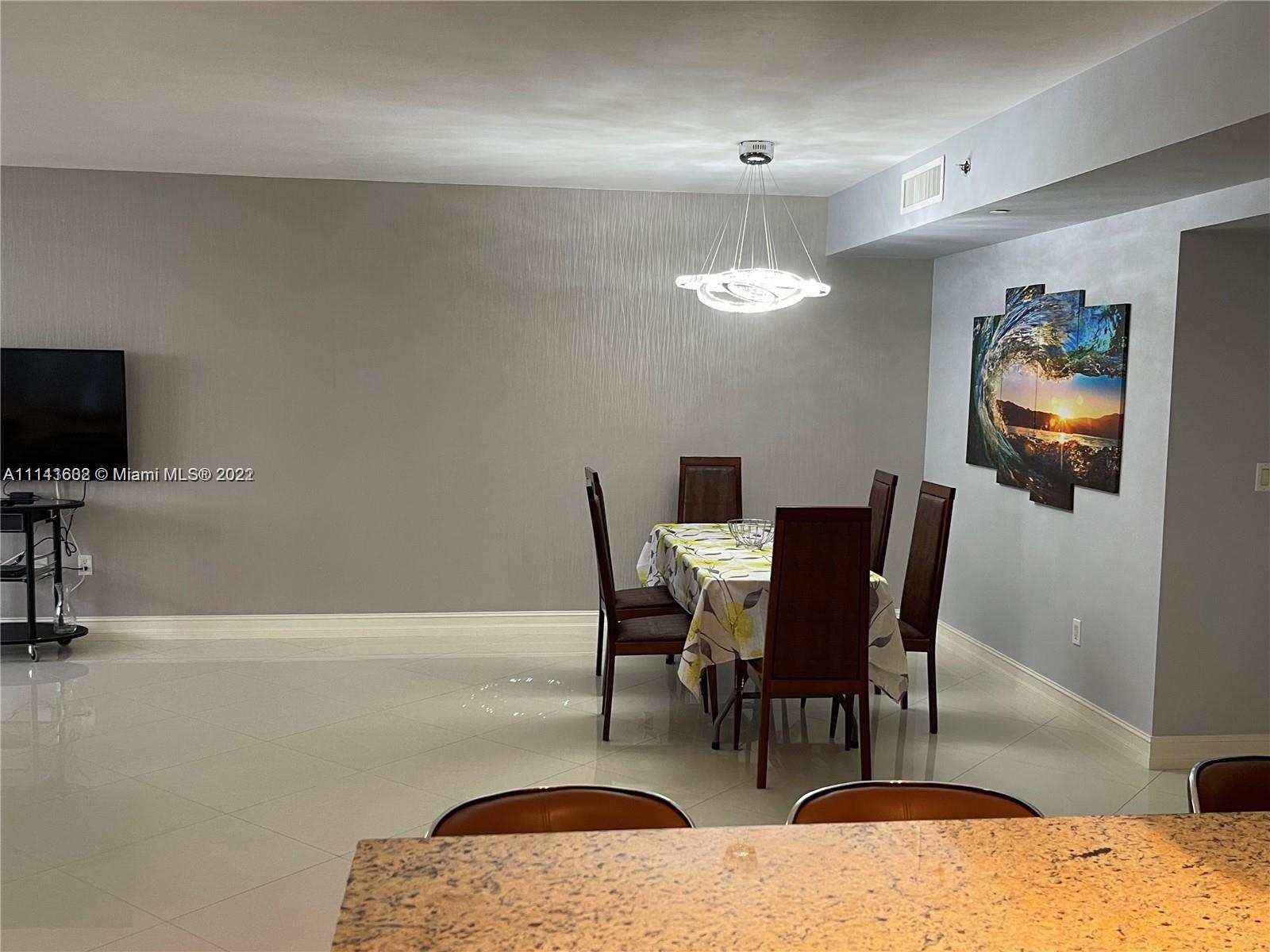 image Beach Club 318