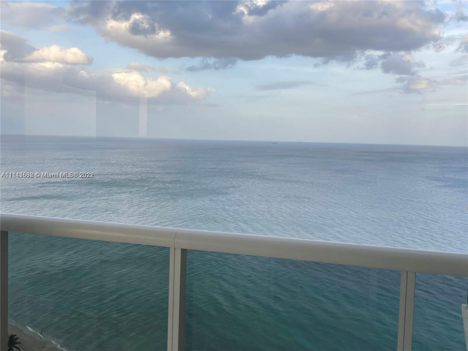 image Beach Club 319