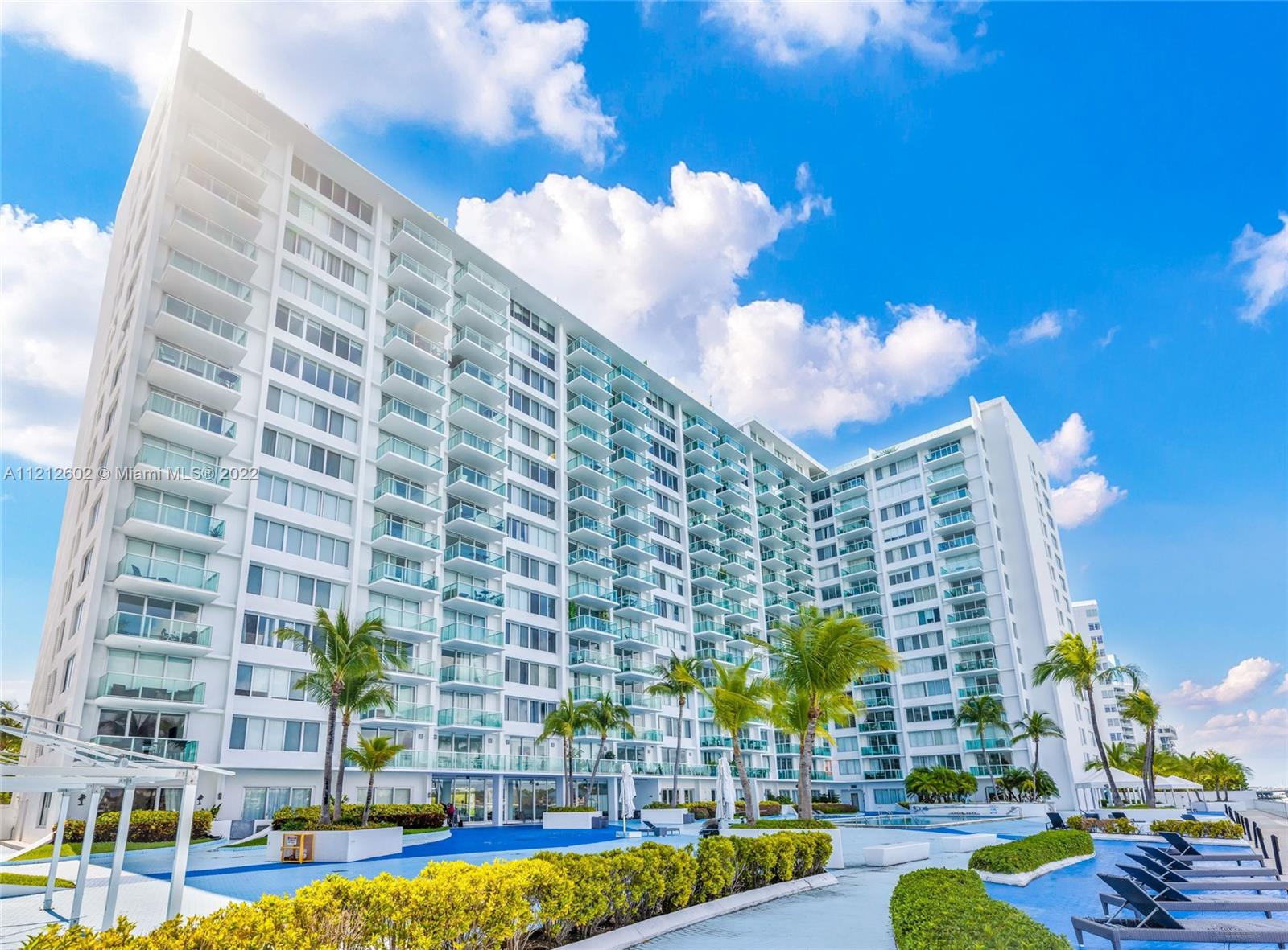 1000 West Ave #802