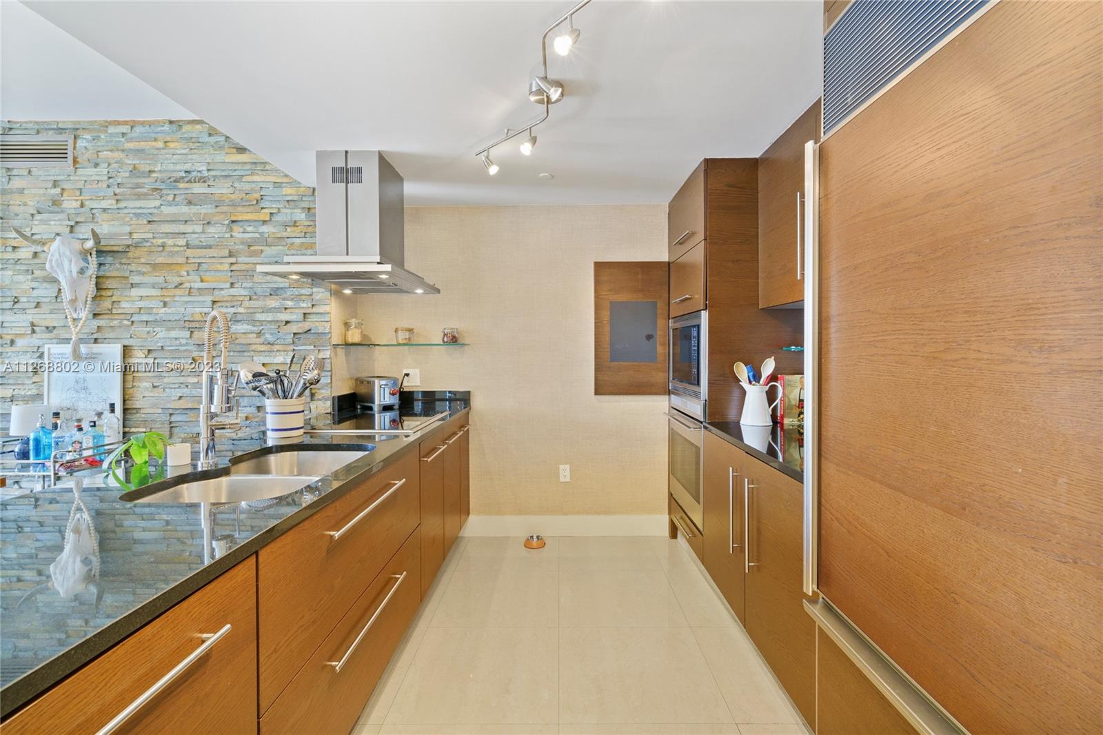 image Icon Brickell II13