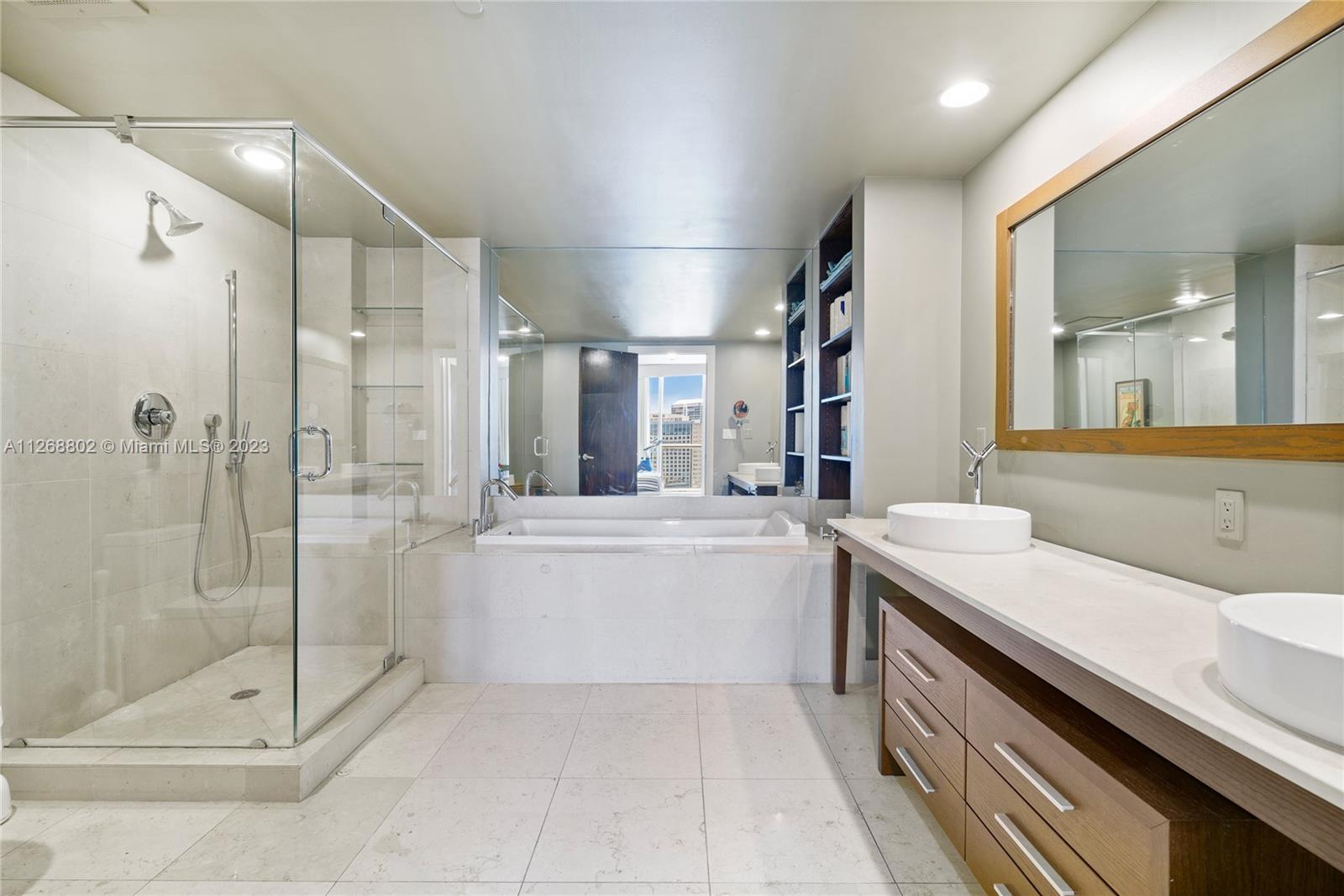 image Icon Brickell II21