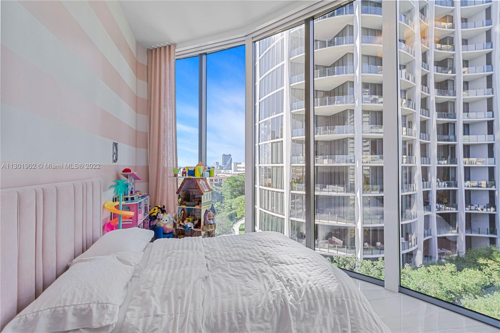image ONE PARK GROVE18