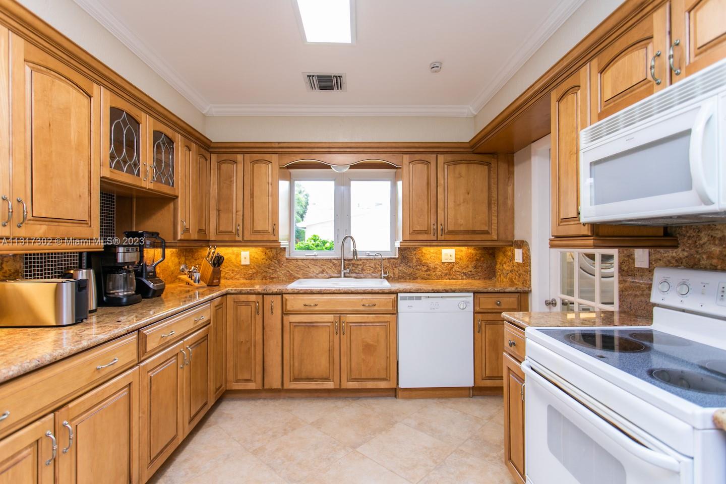 714 Harrison St Hollywood, FL 33019