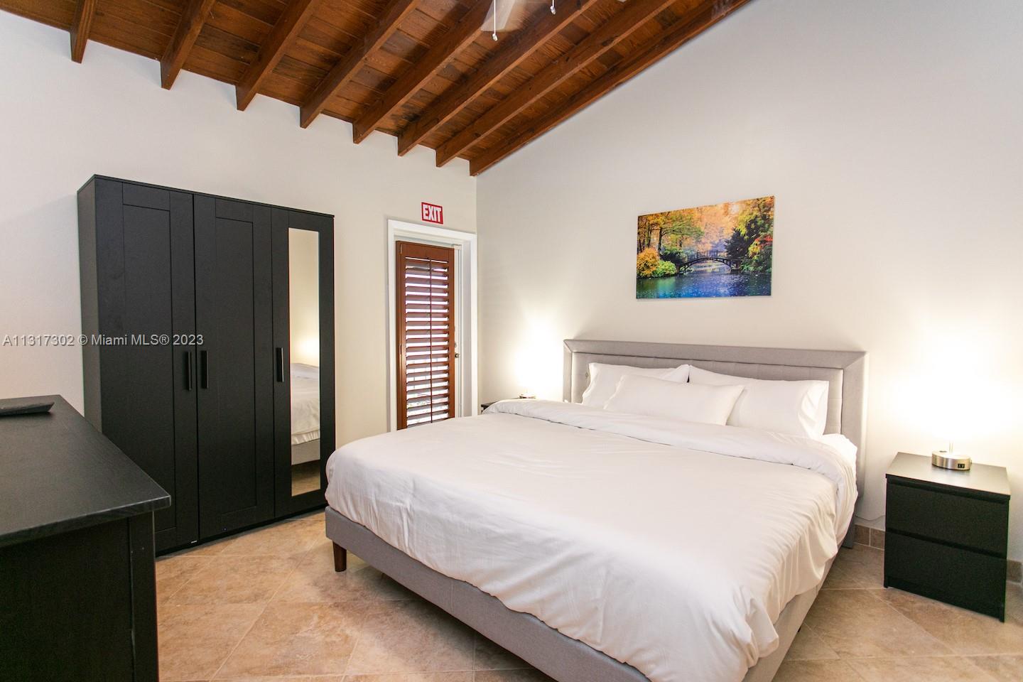 714 Harrison St Hollywood, FL 33019