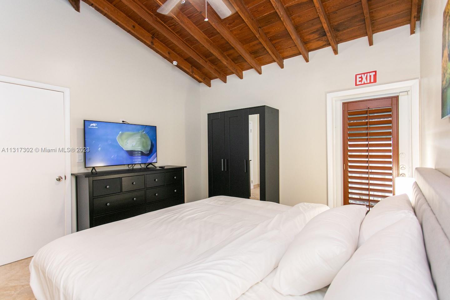 714 Harrison St Hollywood, FL 33019