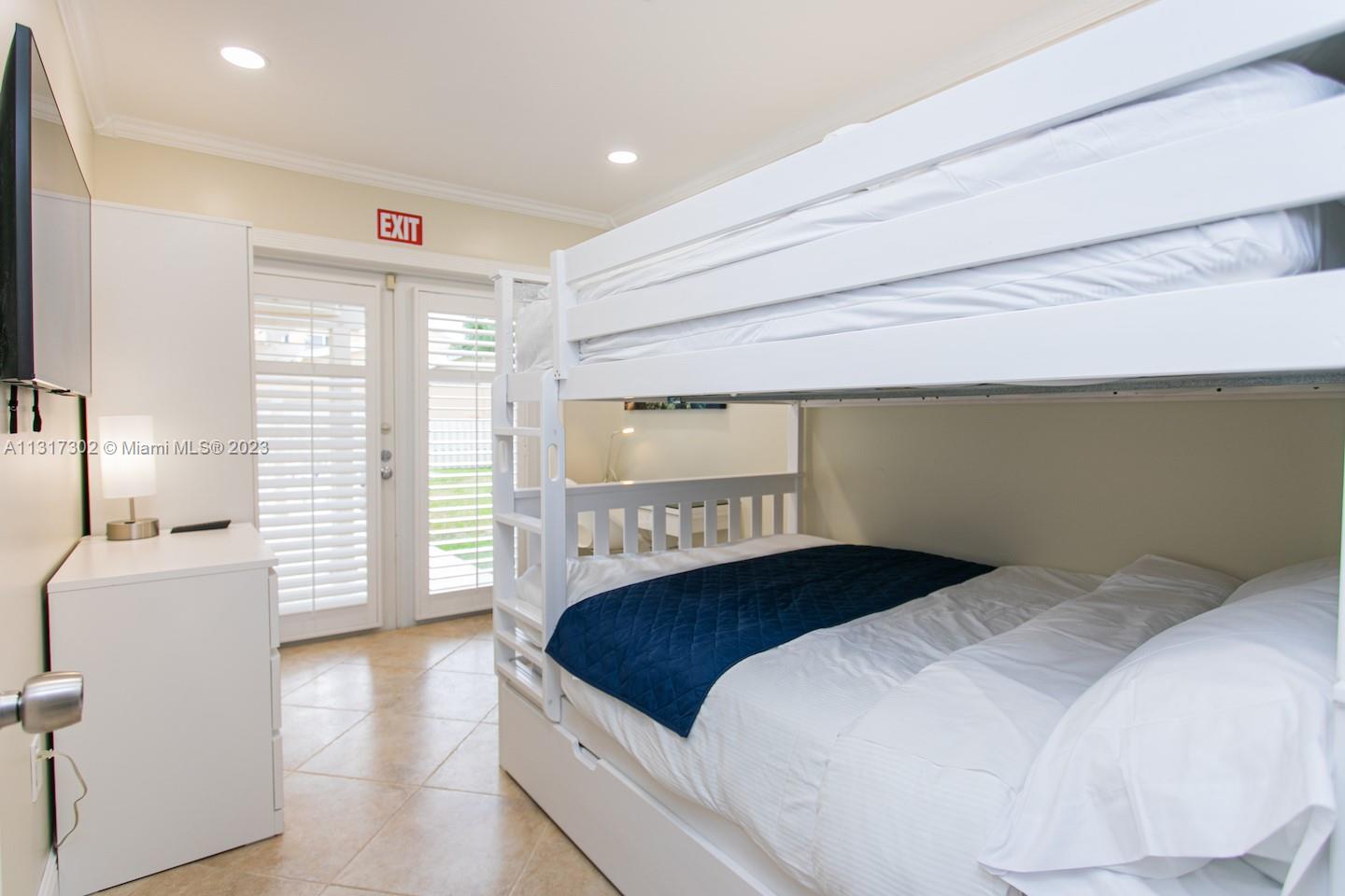 714 Harrison St Hollywood, FL 33019