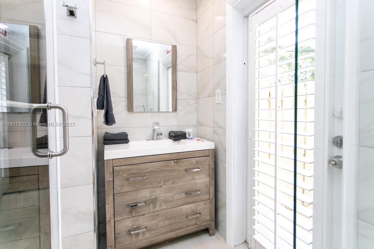 714 Harrison St Hollywood, FL 33019