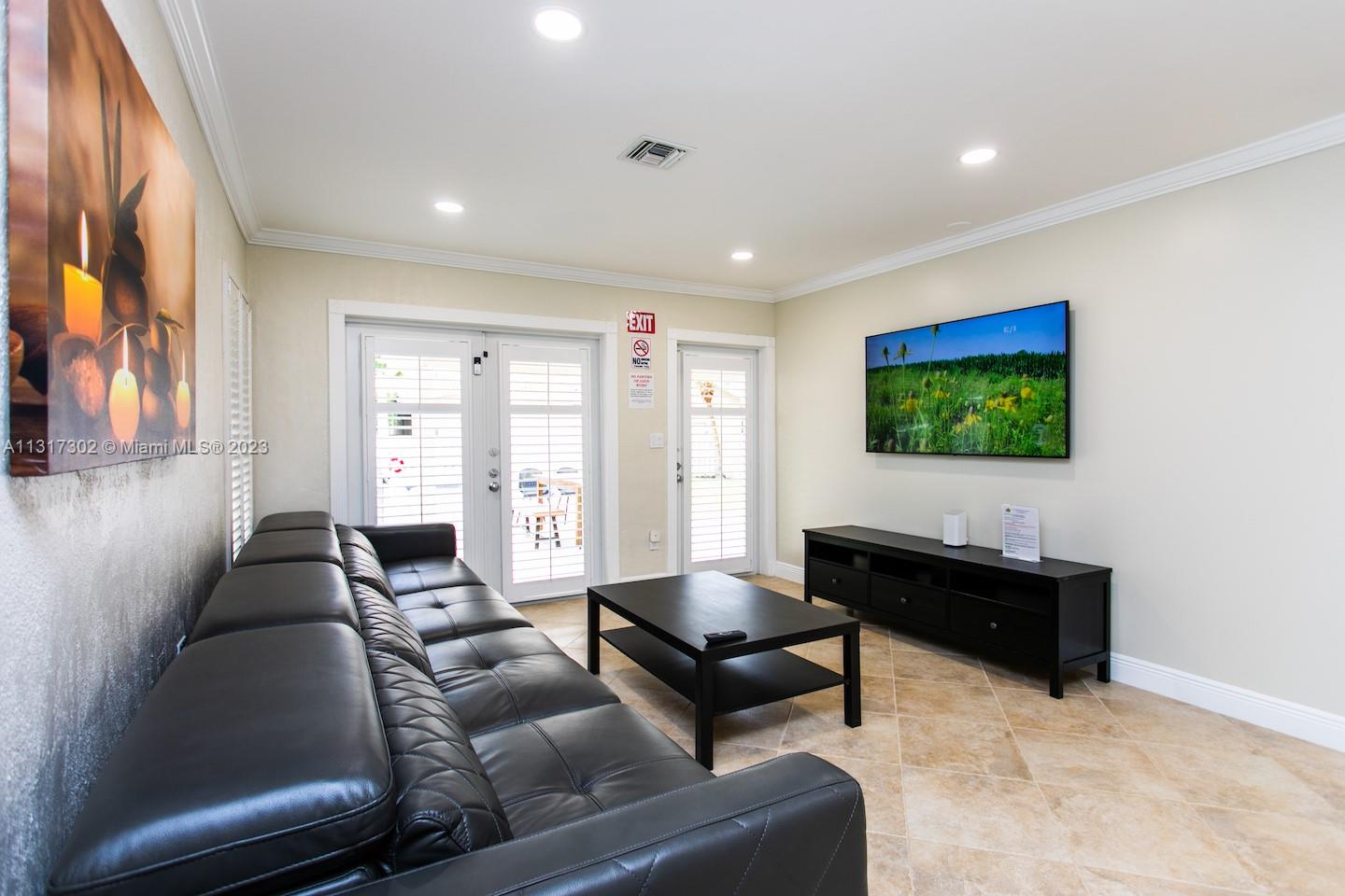 714 Harrison St Hollywood, FL 33019