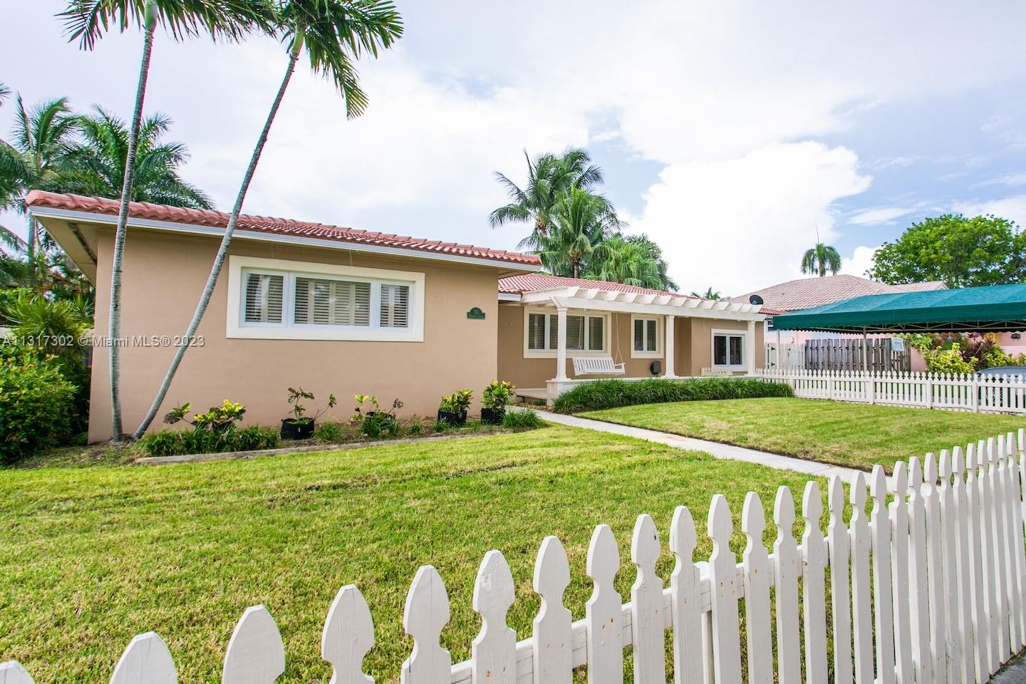 714 Harrison St Hollywood, FL 33019