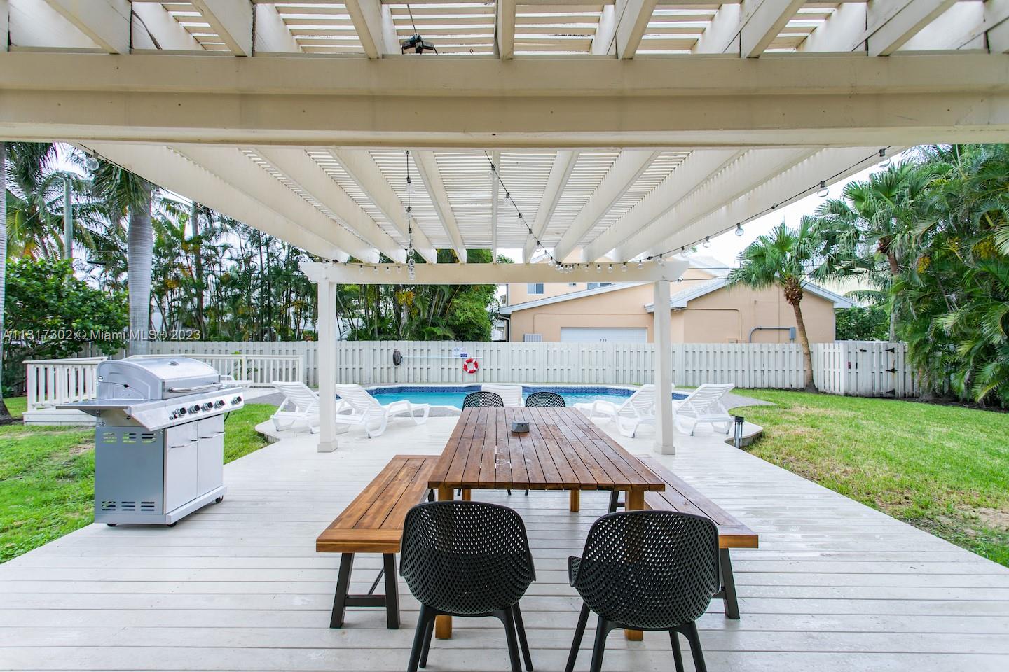 714 Harrison St Hollywood, FL 33019