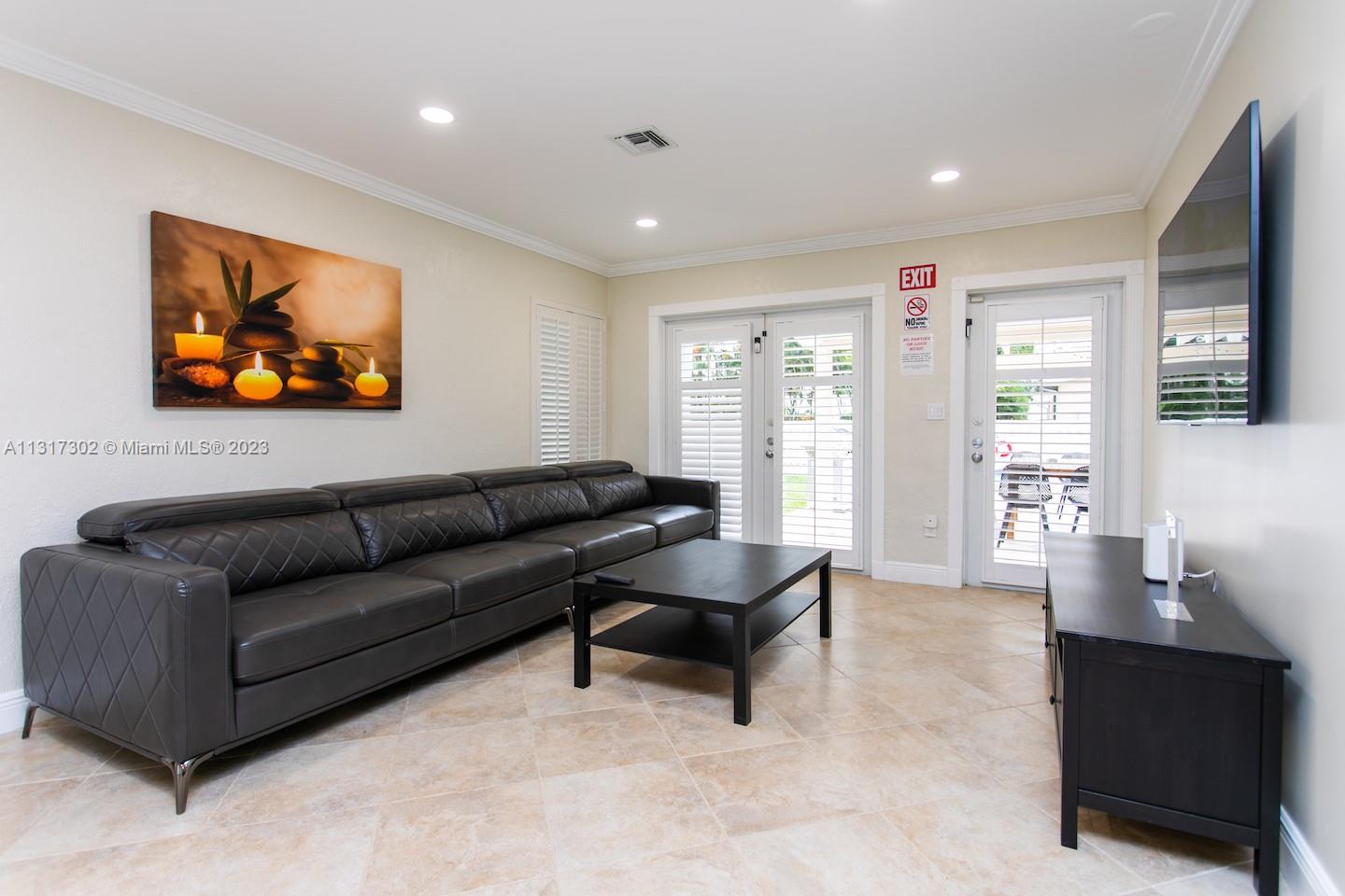 714 Harrison St Hollywood, FL 33019