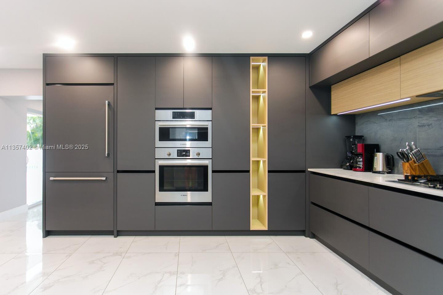 1218 Hollywood Blvd Hollywood, FL 33019