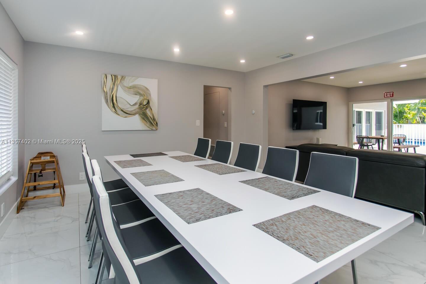 1218 Hollywood Blvd Hollywood, FL 33019