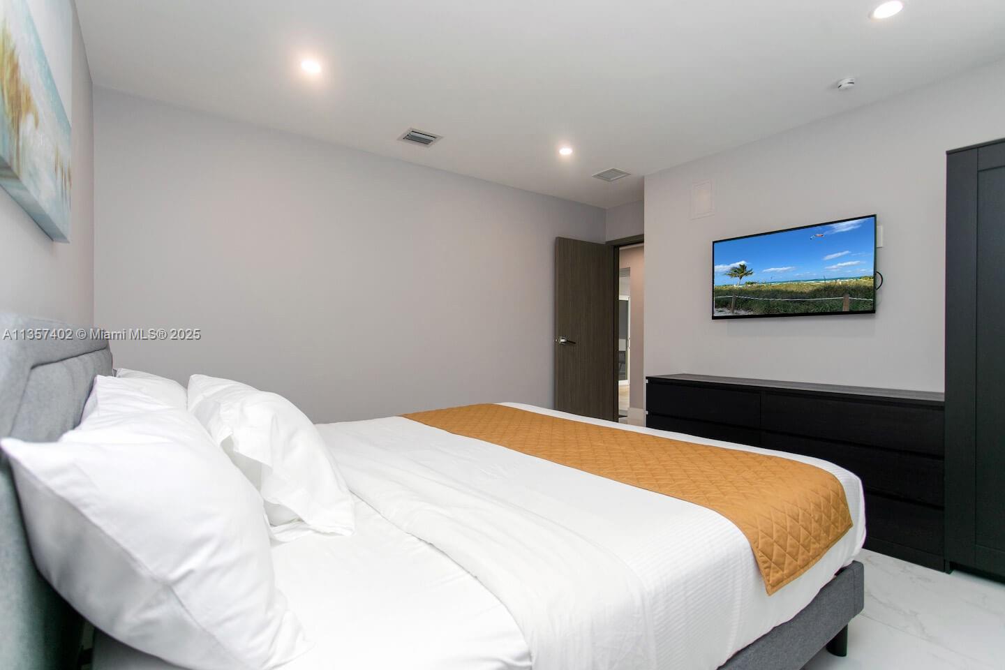 1218 Hollywood Blvd Hollywood, FL 33019