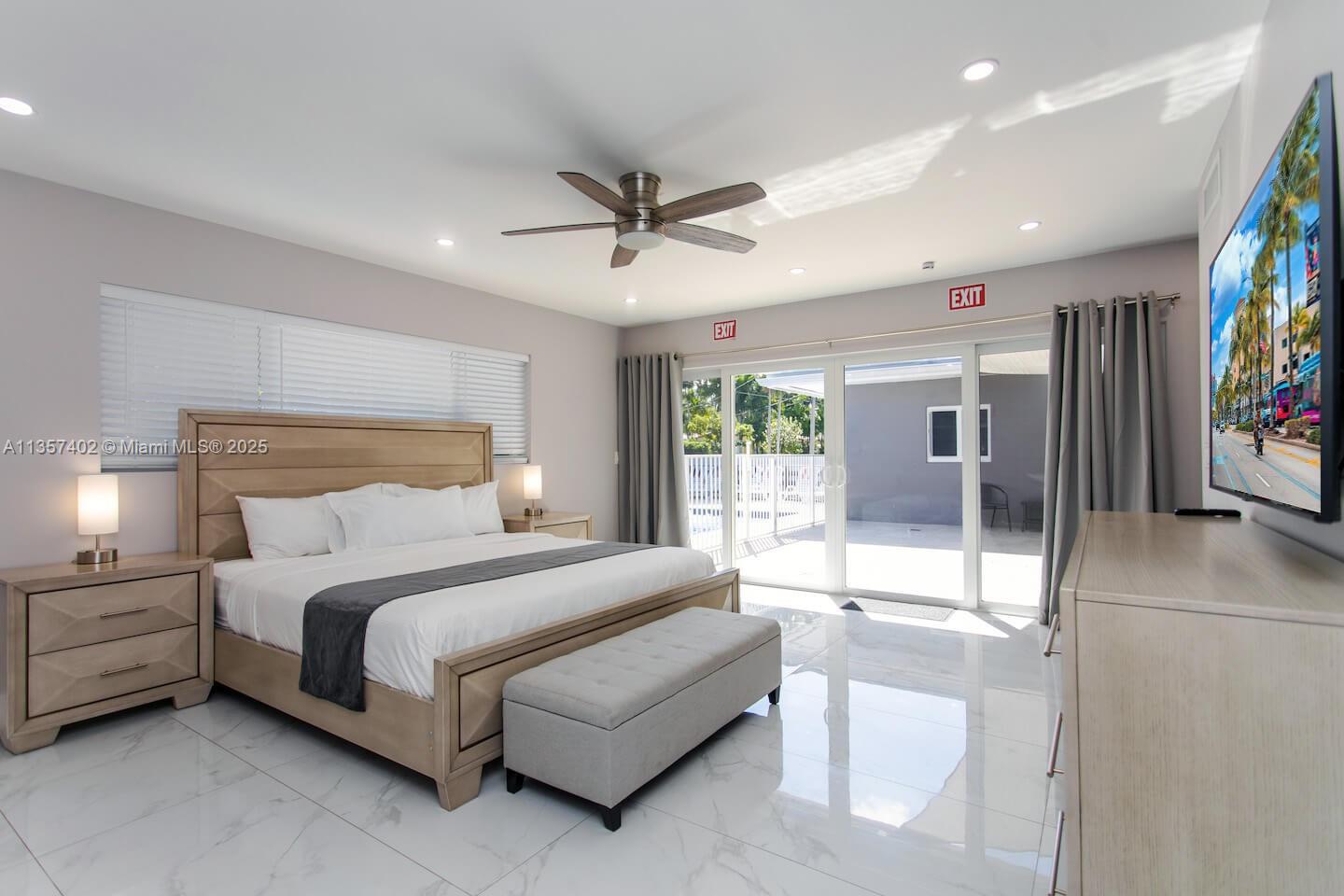 1218 Hollywood Blvd Hollywood, FL 33019