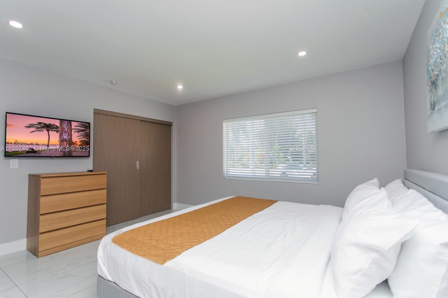 1218 Hollywood Blvd Hollywood, FL 33019