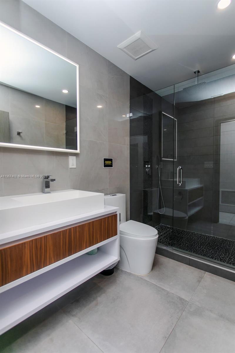 1218 Hollywood Blvd Hollywood, FL 33019