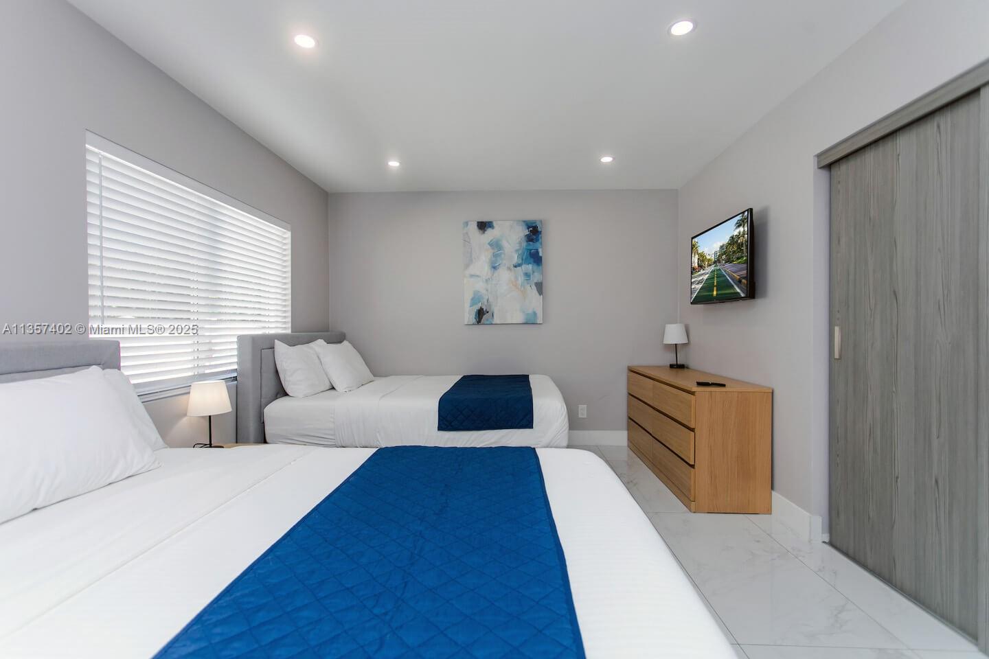 1218 Hollywood Blvd Hollywood, FL 33019