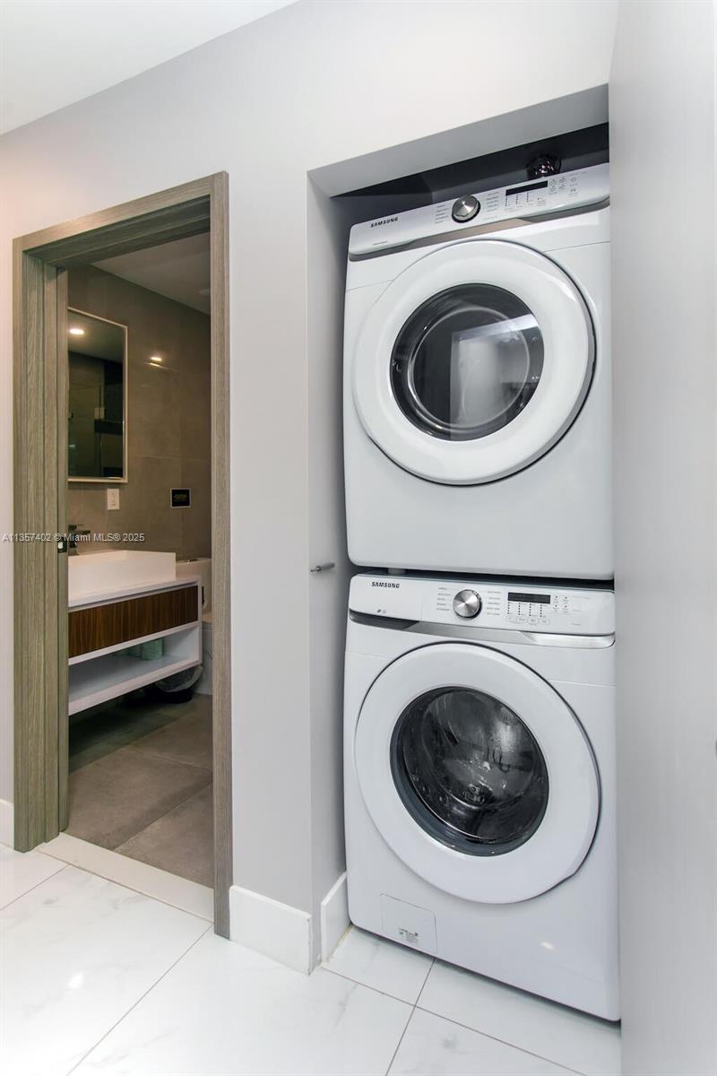 1218 Hollywood Blvd Hollywood, FL 33019