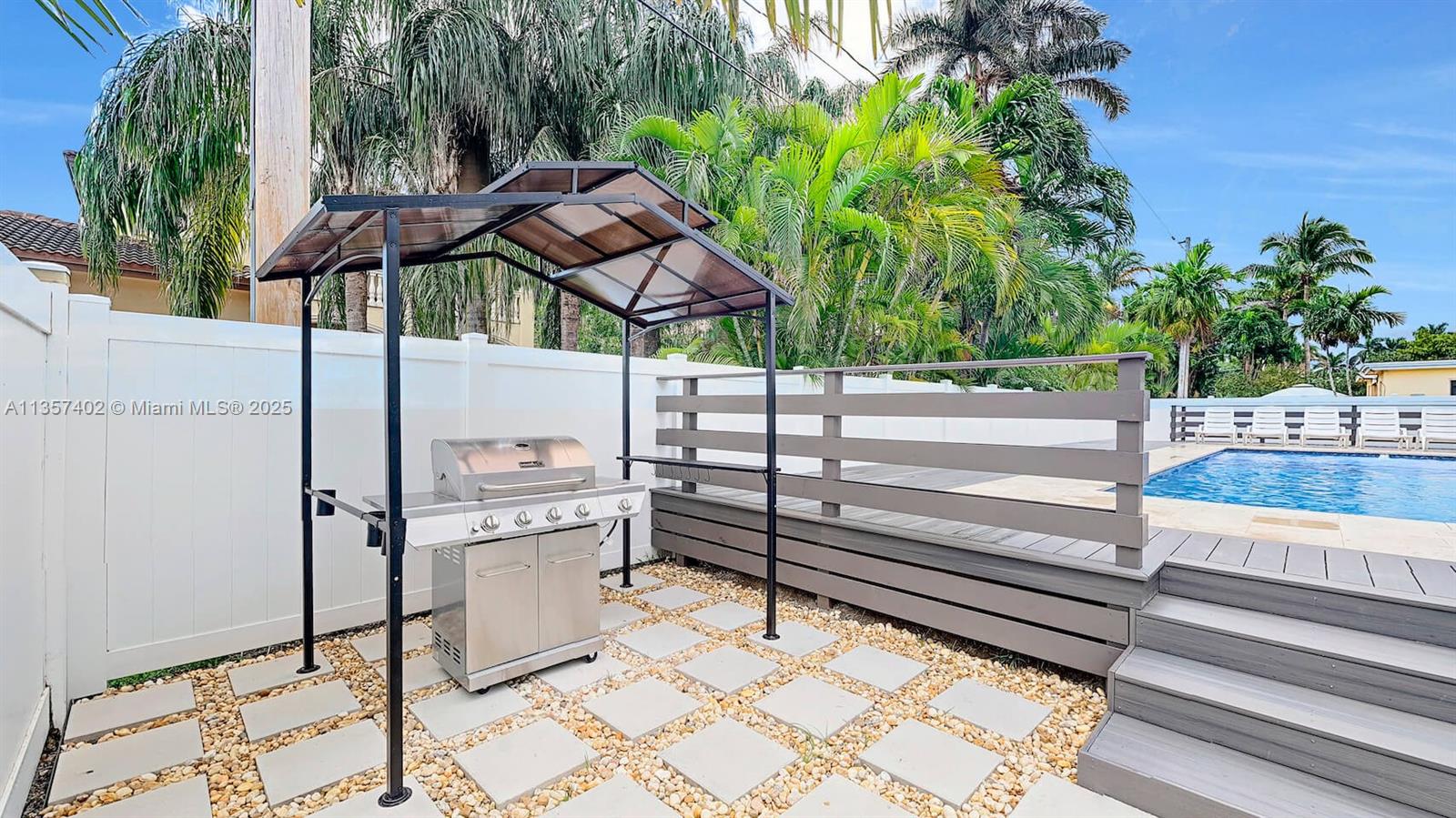 1218 Hollywood Blvd Hollywood, FL 33019