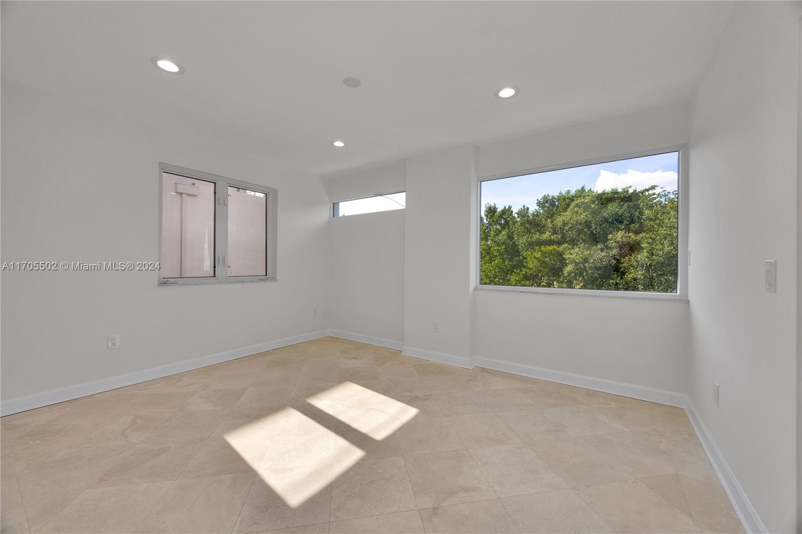 3566 Rockerman Rd Miami, FL 33133