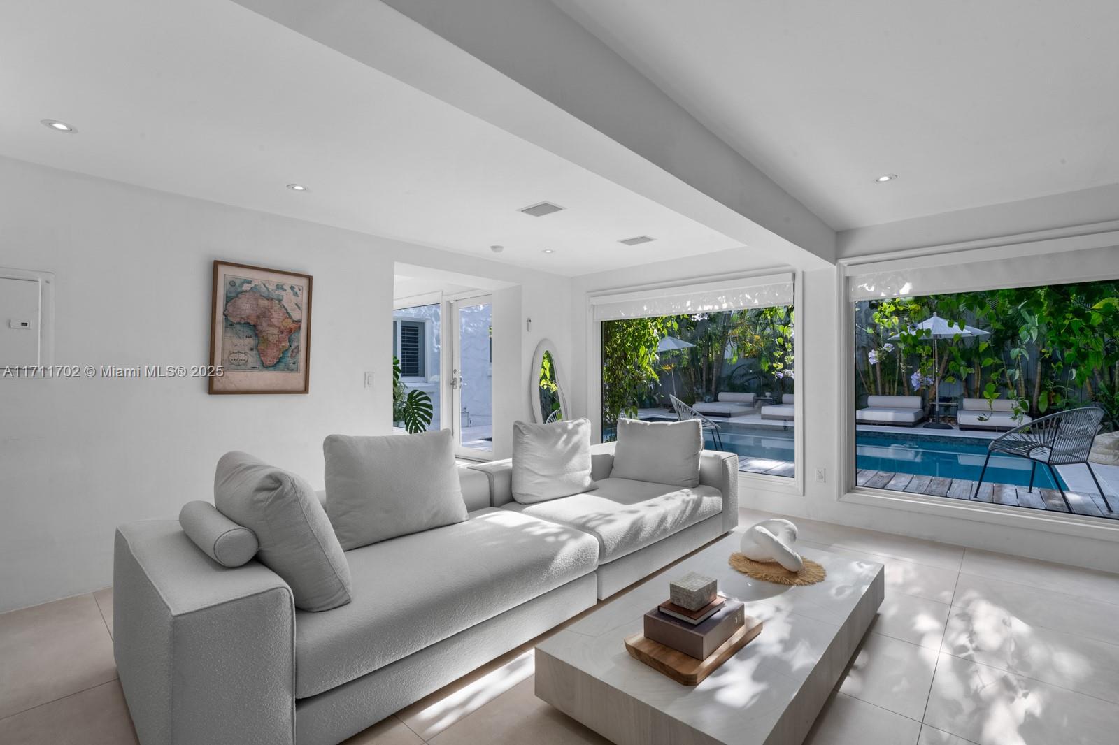 2974 Old Alton Rd Miami Beach, FL 33140