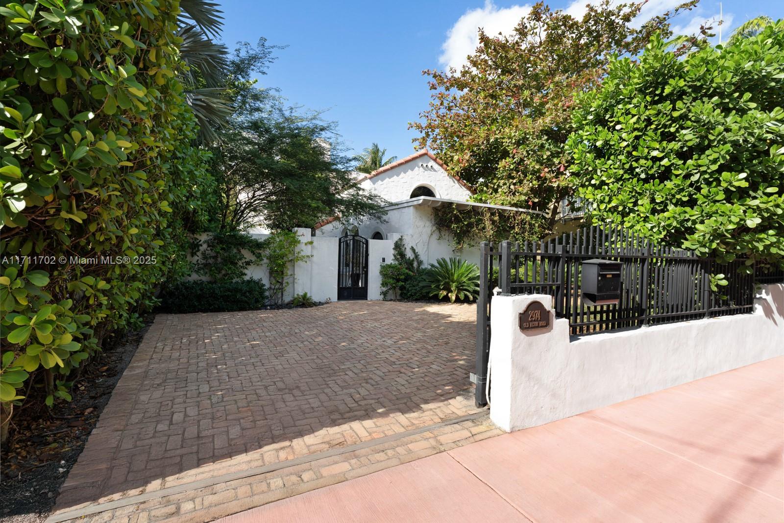 2974 Old Alton Rd Miami Beach, FL 33140