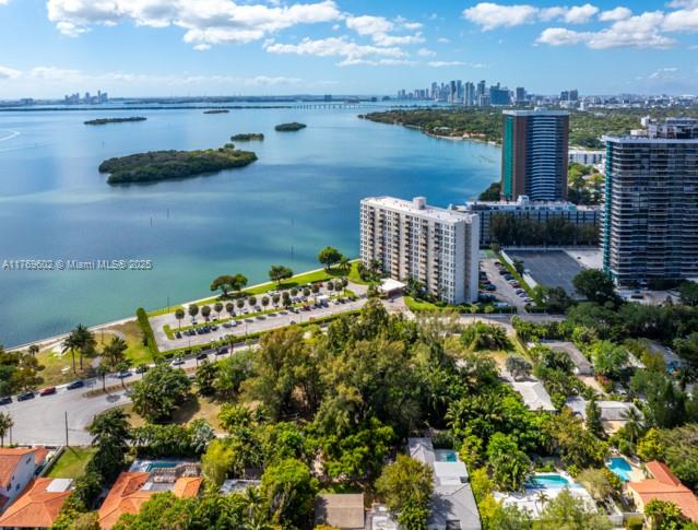 890 NE 70th St Miami, FL 33138