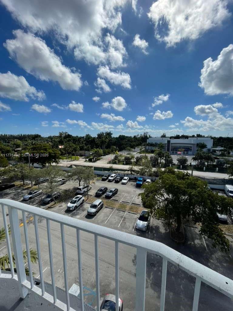 496 NW 165th St Rd #D-611 Miami, FL 33169