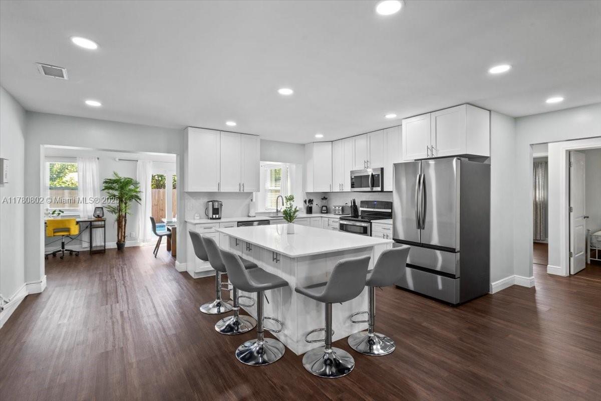 1800 NE 28th Ave,Pompano Beach, FL 33062