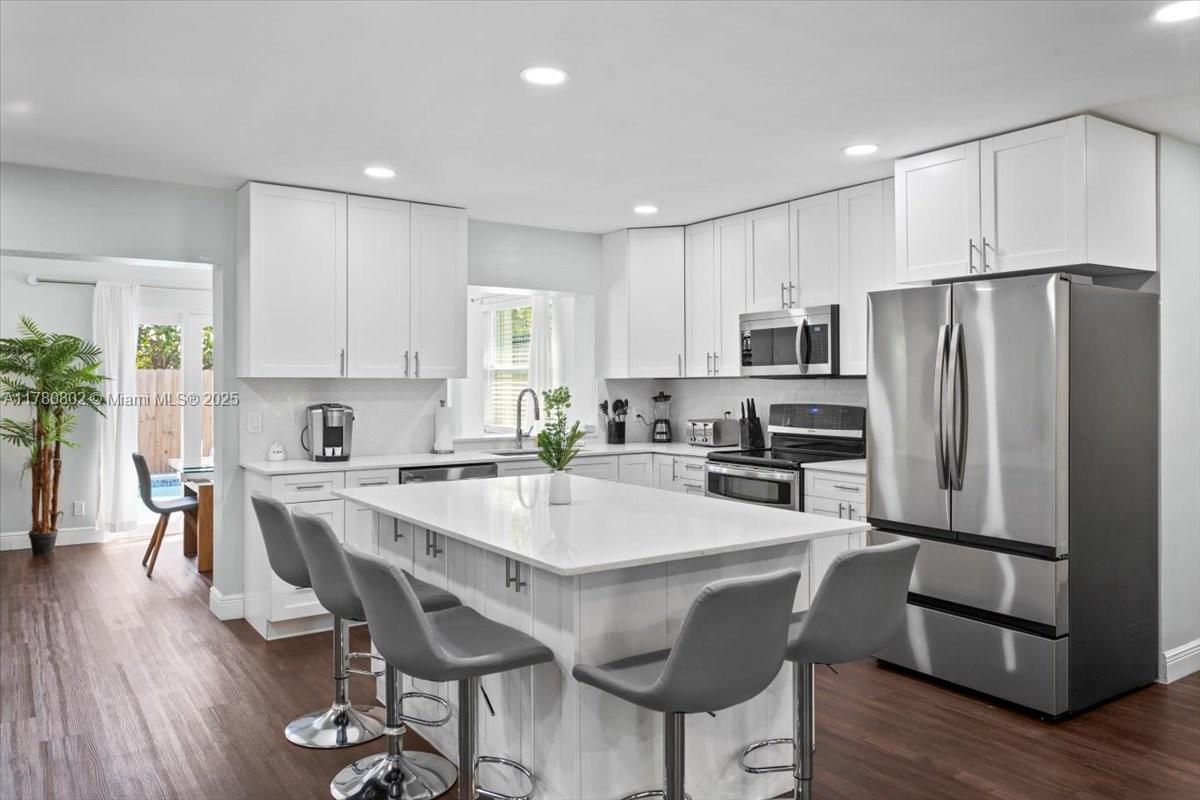 1800 NE 28th Ave,Pompano Beach, FL 33062