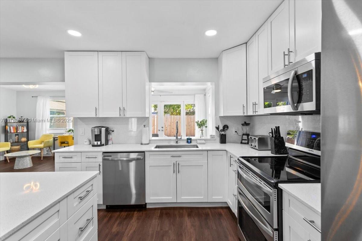 1800 NE 28th Ave,Pompano Beach, FL 33062