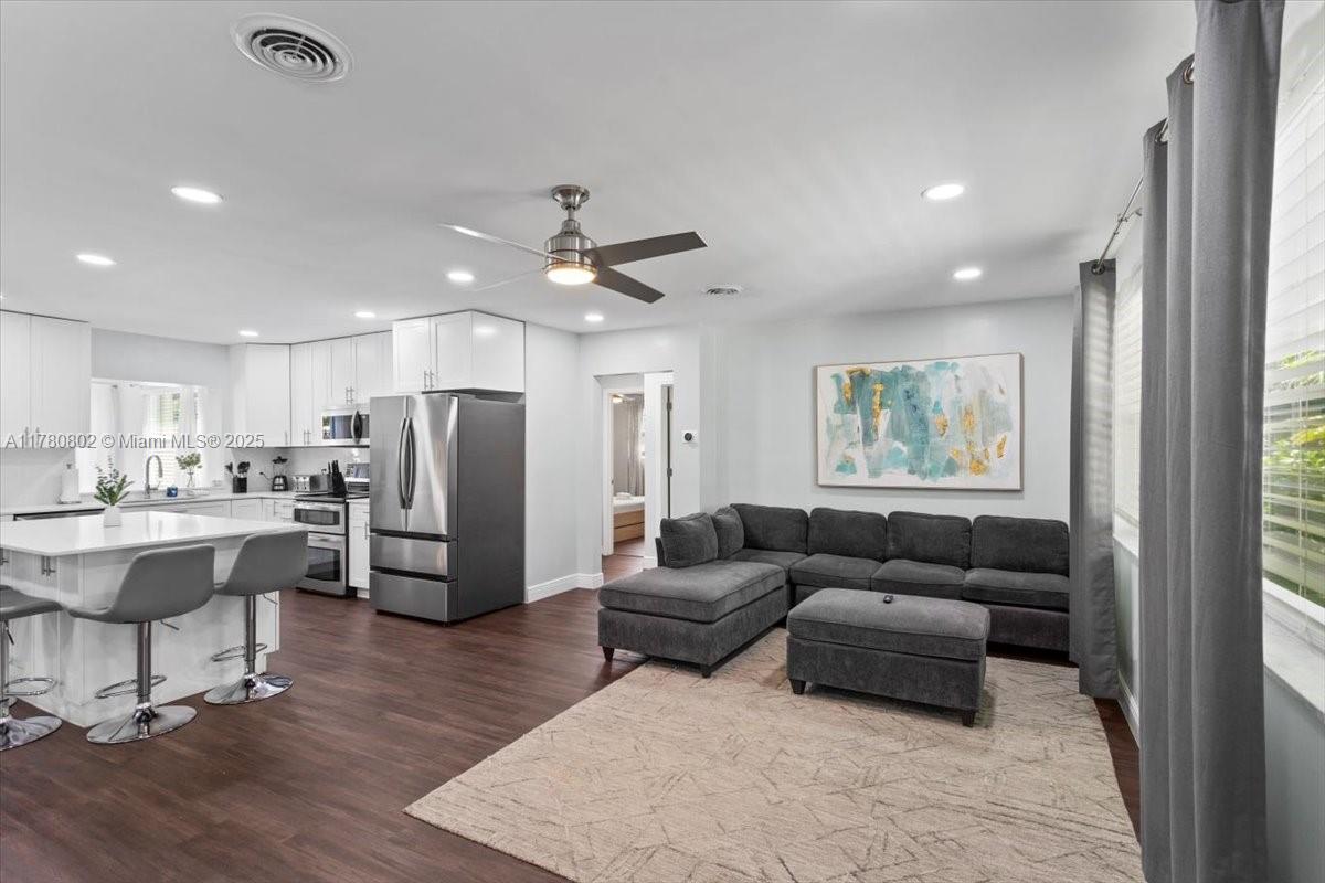 1800 NE 28th Ave,Pompano Beach, FL 33062