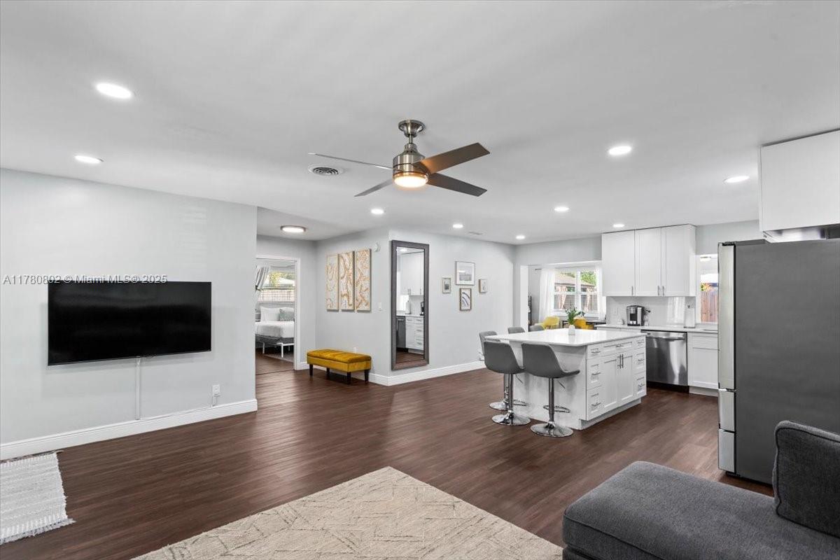 1800 NE 28th Ave,Pompano Beach, FL 33062