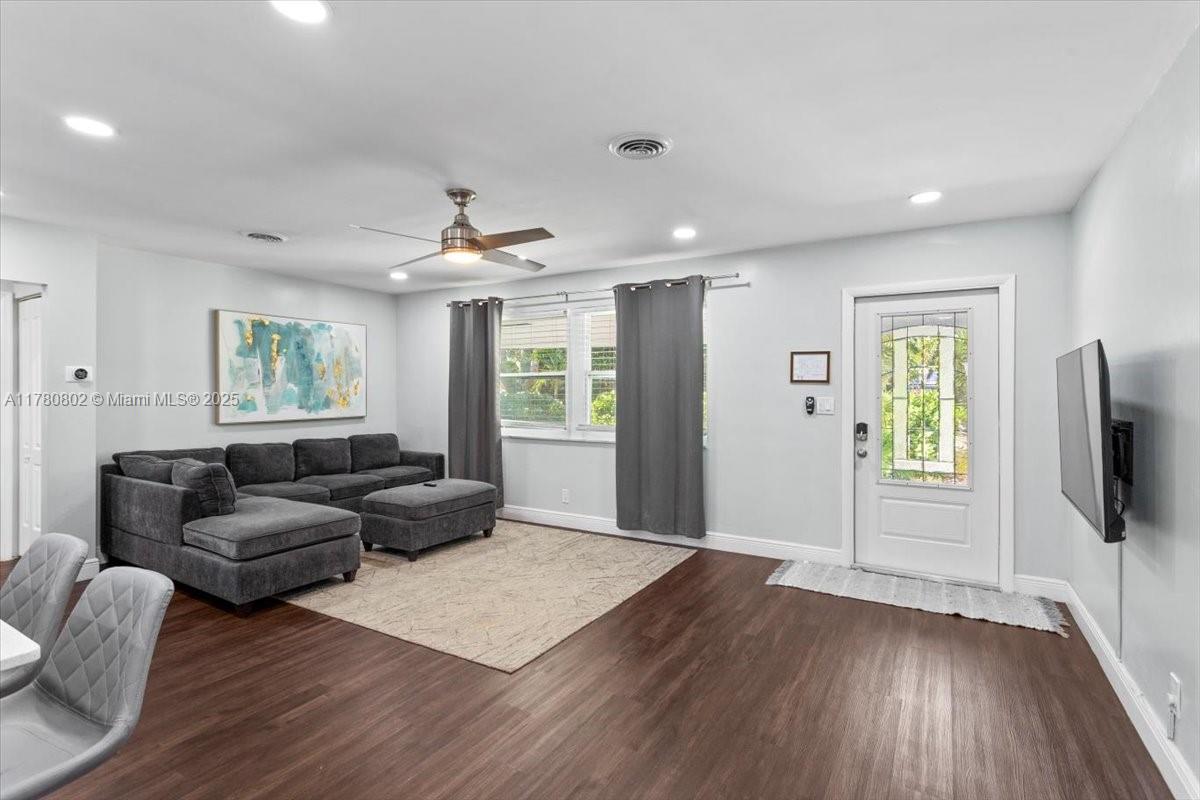 1800 NE 28th Ave,Pompano Beach, FL 33062