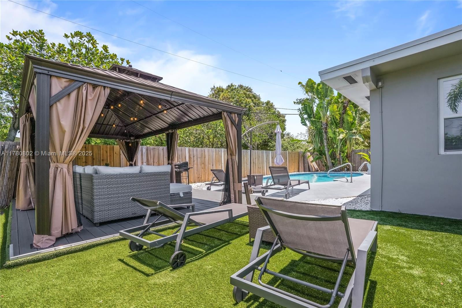 1800 NE 28th Ave,Pompano Beach, FL 33062