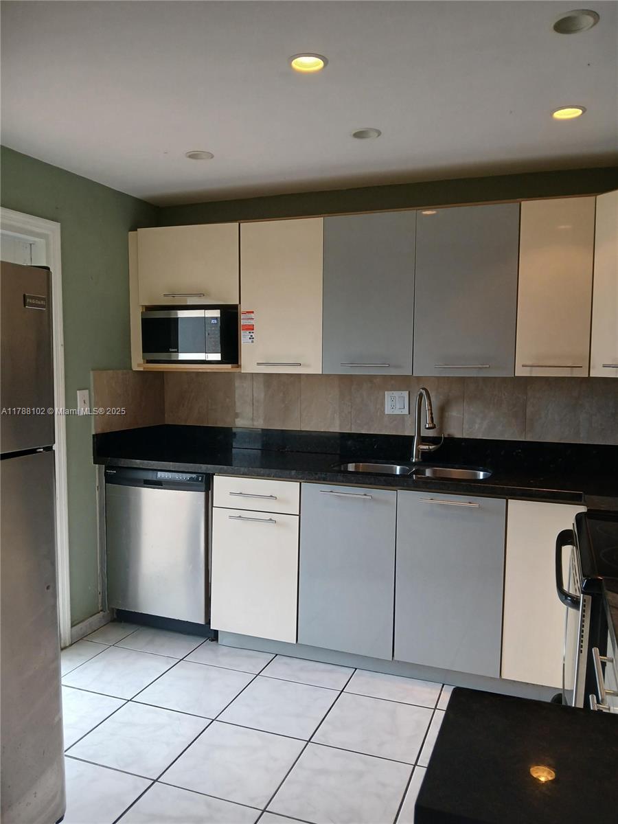 5950 Del Lago Cir #112