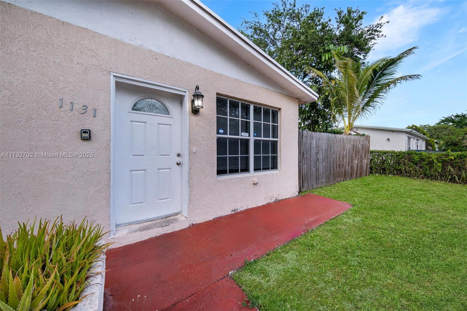 1131 NE 211th St,Miami, FL 33179