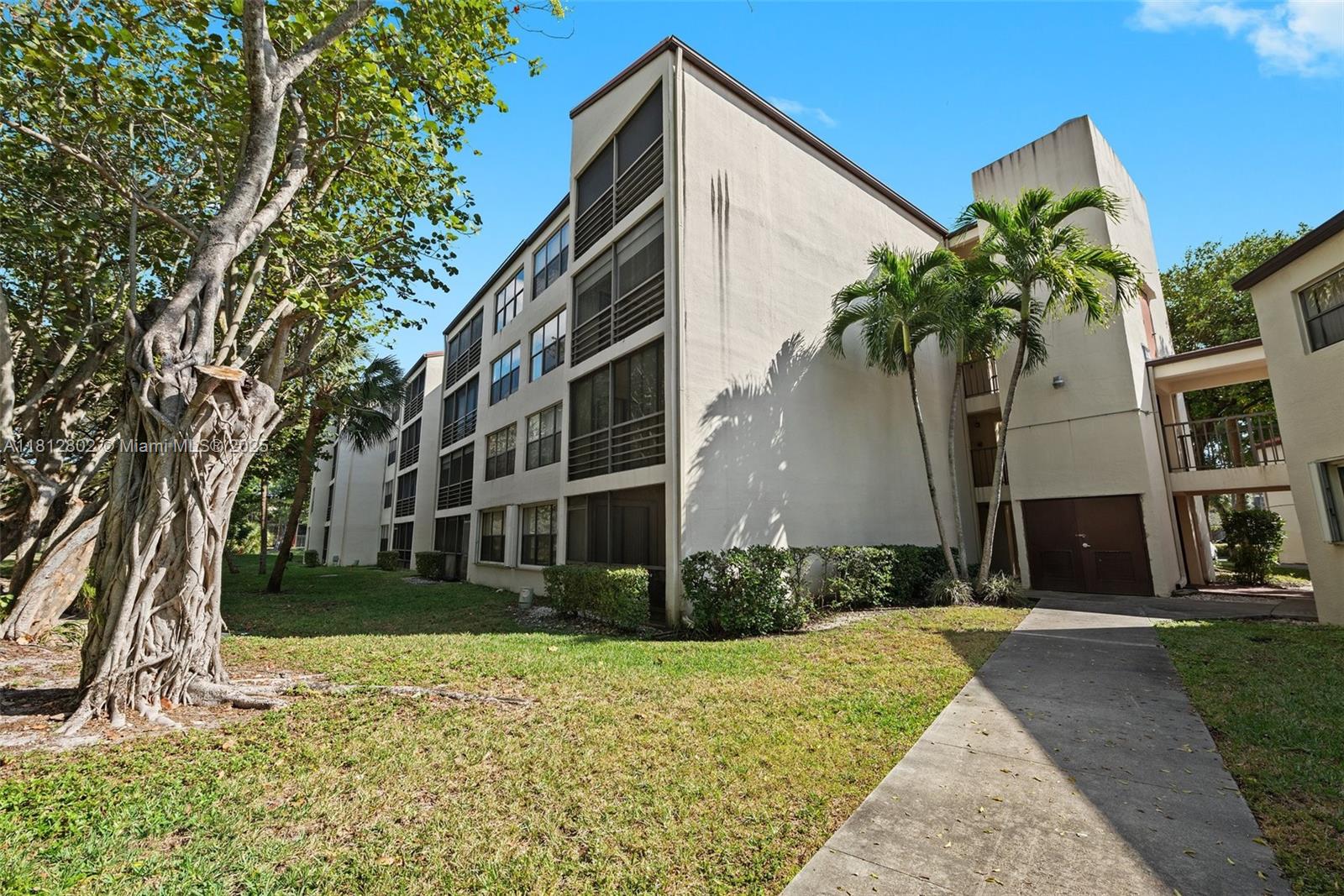 2302 S Cypress Bnd Dr #210